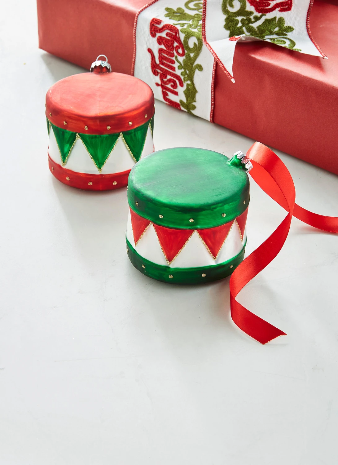 Raz 3.5" Red And Green Drum Glass Christmas Ornament 4322900 1 Raz 3.5" Red And Green Drum Glass Christmas Ornament 4322900