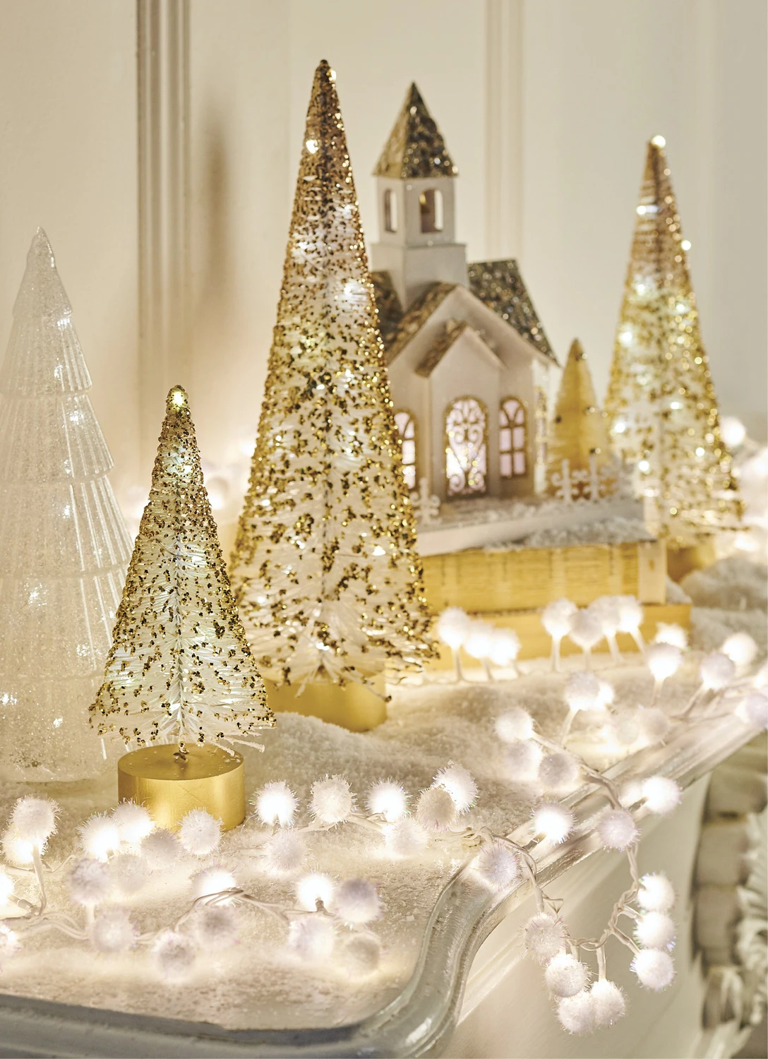 Raz 8' White Snowball LED Snake Light Christmas Lights L4037022 3 Raz 8' White Snowball LED Snake Light Christmas Lights L4037022 - Image 3